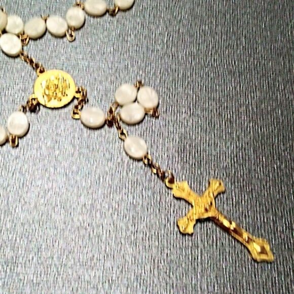 Vintage Catholic Rosary Faux Mother of Pearl Beads Gold Tone Crucifix - Picture 4 of 4